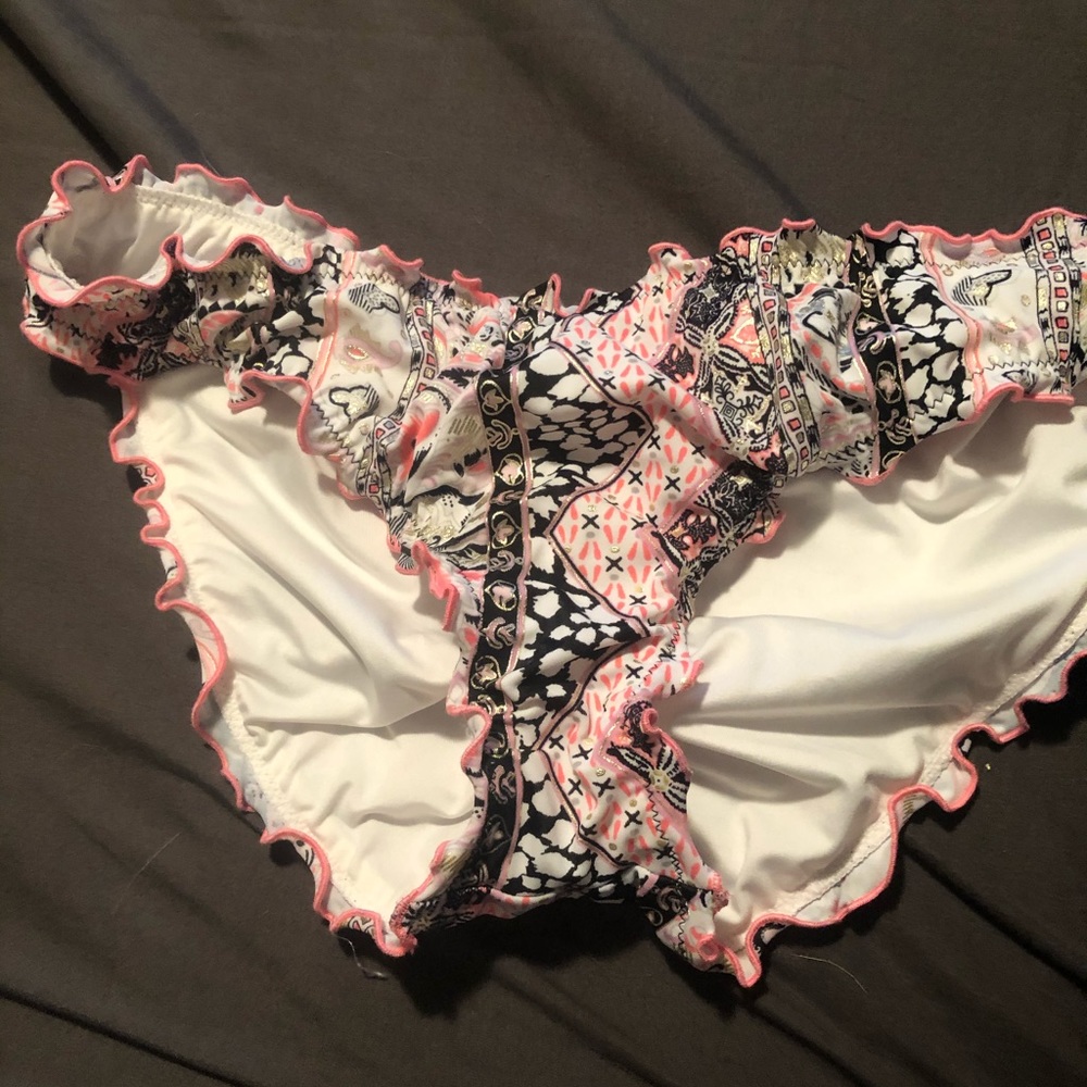 NWOT bikini bottoms